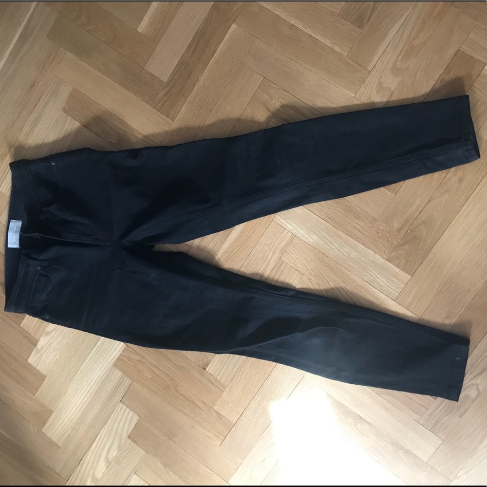 Everlane high waisted skinny jeans in black